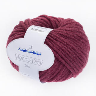 Merino Dick von Junghans-Wolle, rotfarbene Wollkugel