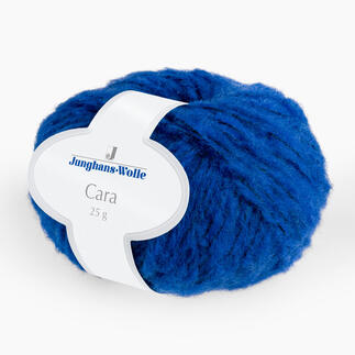 Blaue Wolle Cara von Junghans-Wolle in einem Knäuel.
