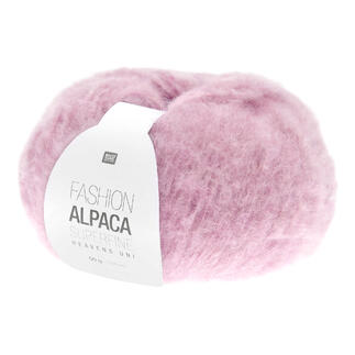 Häkelgarn in zartem Rosa, weich und fluffig, in einem runden Knäuel