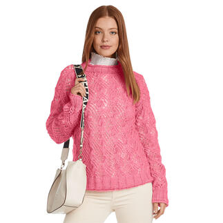 Damenpullover aus Cielo in kräftigem Pink mit strukturiertem Muster und langen Ärmeln.