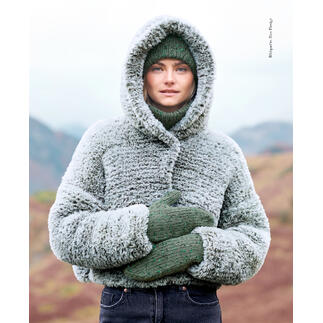 Jacke aus Creative Petit Lapin super chunky in Grautönen, modisch getragen von einer Frau.