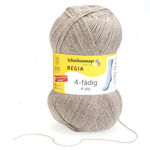 Sockenwolle Regia 4-fädig Classic in der Farbe Taupe, leicht melierte Wolle.
