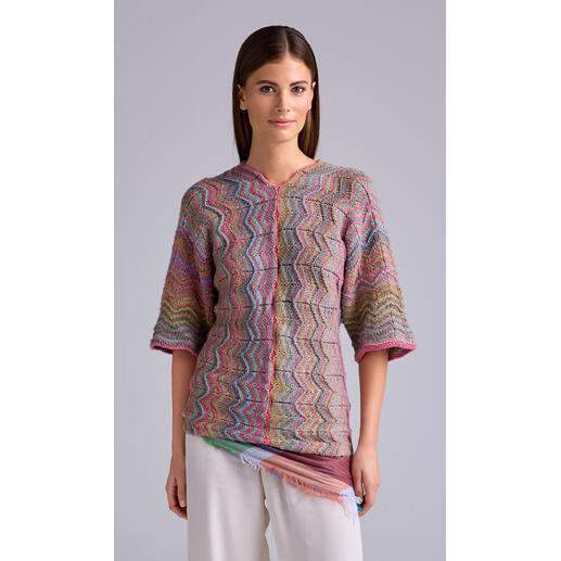 Pullover aus Lotti-Colori mit bunten Wellenmustern.