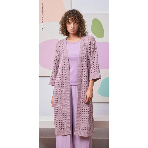 Wolljacke in Blasslila, gehäkelt aus Ananas von LANG Yarns.