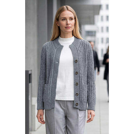 Anleitung für eine Jacke aus Merino-Extrafein in eleganter Optik.