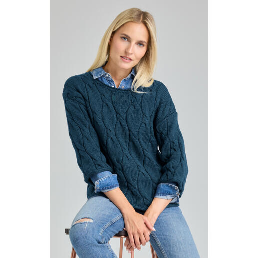 Dunkelgrüner Pullover aus All-Cotton mit Zopfmuster.