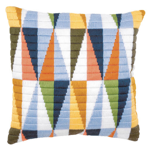 Longstichkissen mit bunten Dreiecken auf weißem Hintergrund.