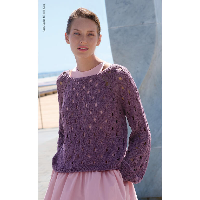 Damen-Pullover in Lila mit Lochmuster, Top-Down gefertigt aus Calma von Katia.