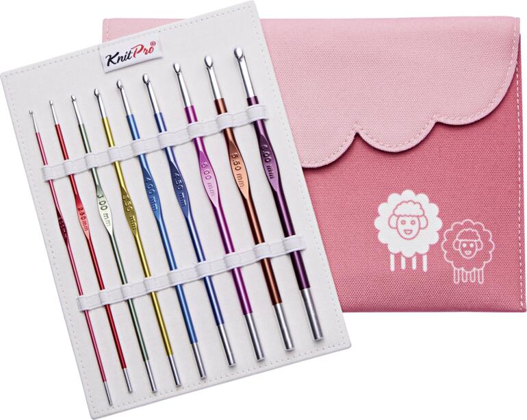 KnitPro Zing Häkelnadel-Set in rosa Tasche mit verschiedenen farbigen Häkelnadeln.