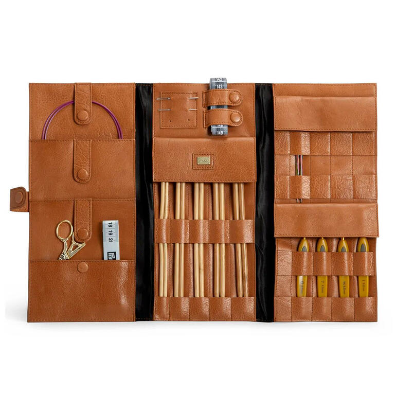 Muud Ledermäppchen Lucy in brauner Farbe mit mehreren Fächern