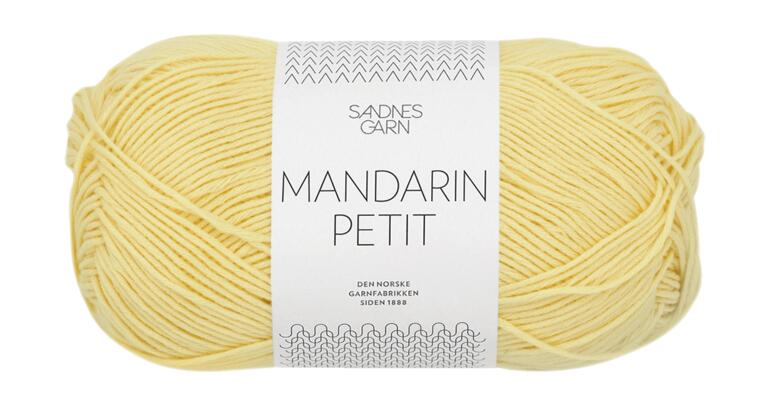 Mandarin Petit von Sandnes Garn, garnförmige Wolle in gelb mit Etikett.