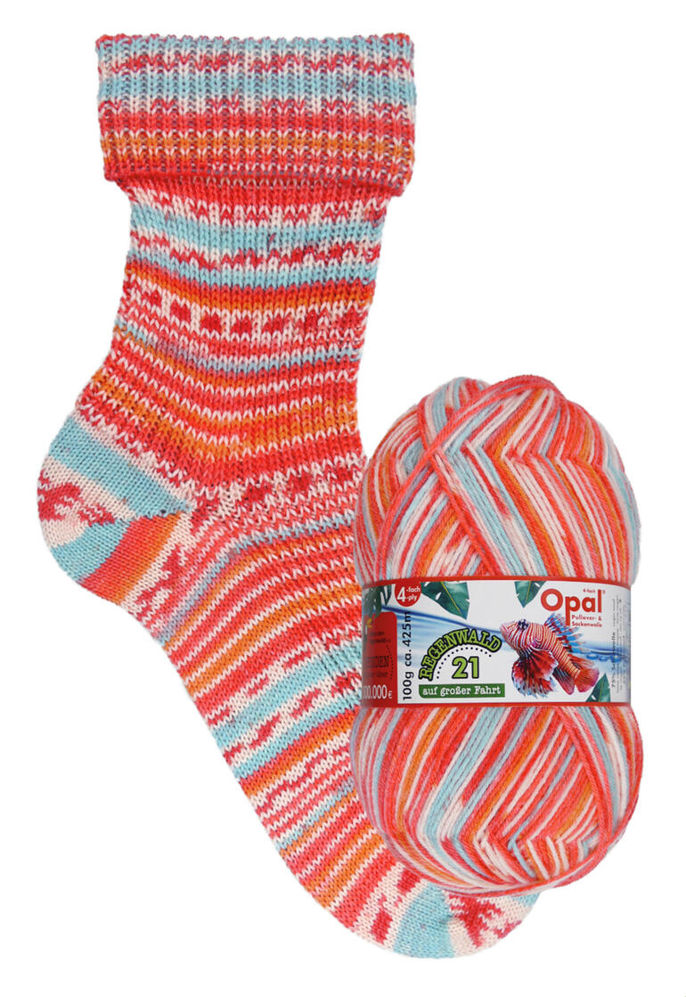 Orange Socke mit blauen Mustern und passender Wolle in verschiedenen Orangetönen