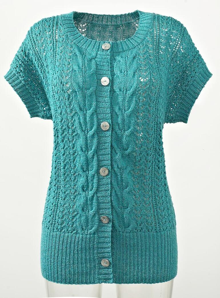 Weste aus Seidana® in Türkis mit Knopf und Zopfmuster.