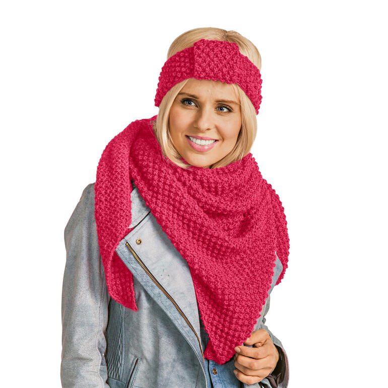 Pink Tuch und Stirnband aus Aparta-Nova, Model trägt beides.