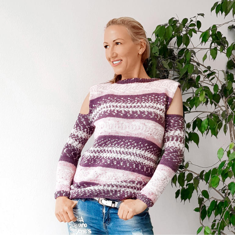 Pullover aus Fjord mit kalten Schultern in lila und rosa Farben