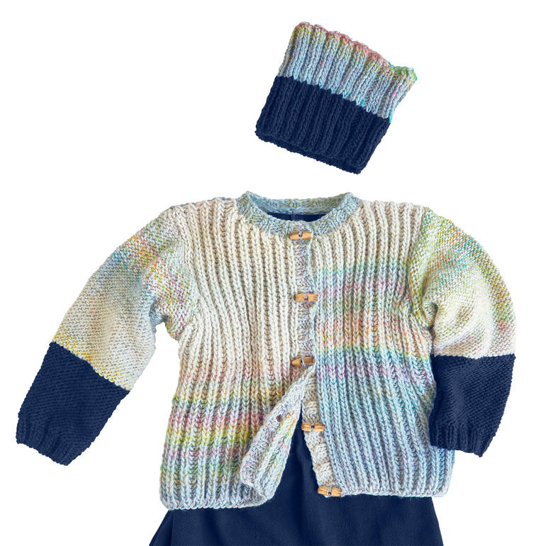 Jacke und Loop aus Monello-90 Color, in sanften Pastelltönen.