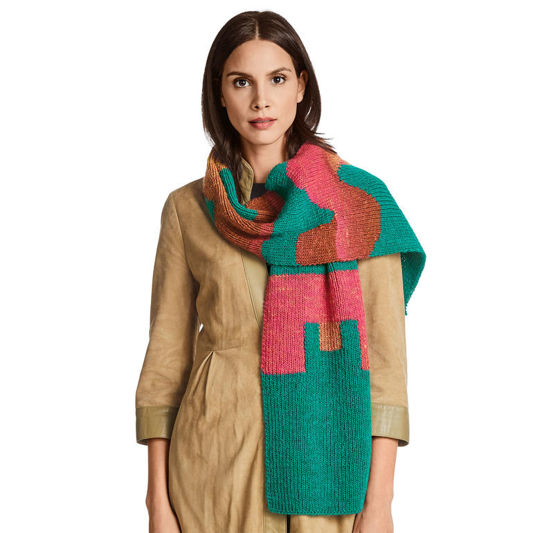 Schal aus Monello-175 Uni und Monello-175 Color in lebhaften Farben.