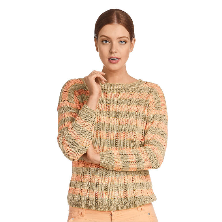 Dame in gestreiftem Pullover aus Recycle & Cotone.