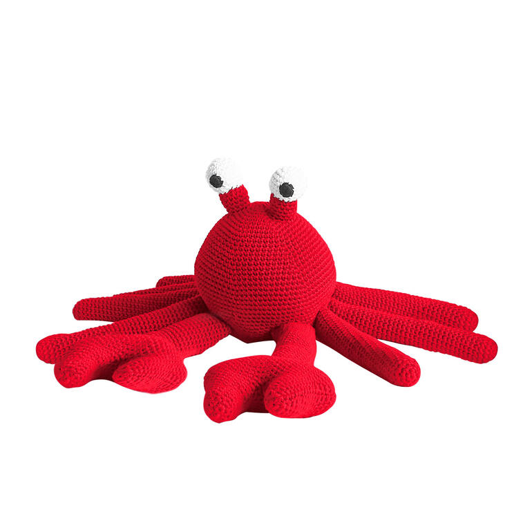 Roter gehäkelter Krebs aus Cotonara mit großen Augen.