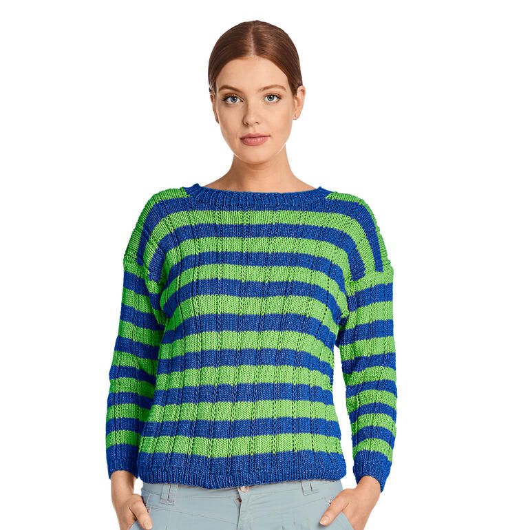 Gestreifter Pullover in Blau und Grün, lässig getragen von Frau.