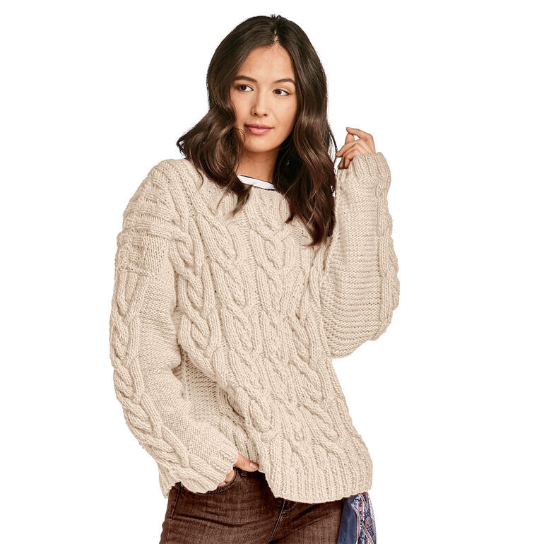 Beiger Pullover aus Monello-90 Uni mit Zopfmuster.