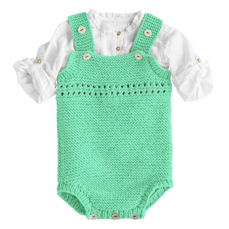 Mintfarbener Babystrampler aus Nuovo Merino 120 mit Holzknöpfen.