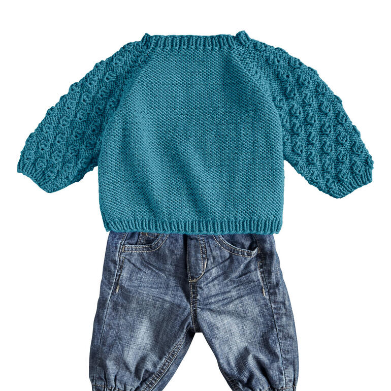 Türkisfarbener Babypulli aus Merino-Cotton mit langen Ärmeln.