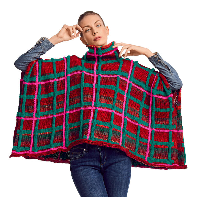 Stylischer Poncho Cape aus Monello-90 Color mit buntem Karomuster.