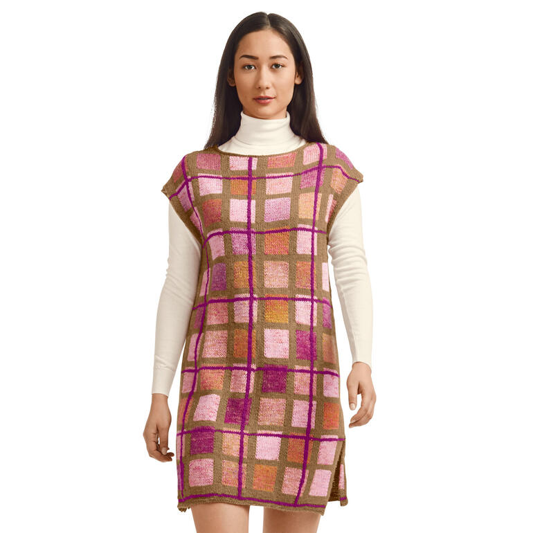 Kleid aus Monello-175 Color mit geometrischem Muster.