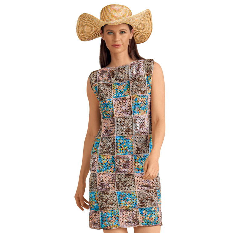 Kleid aus Silka in Braun mit kurzen Ärmeln und buntem Quadratdesign.