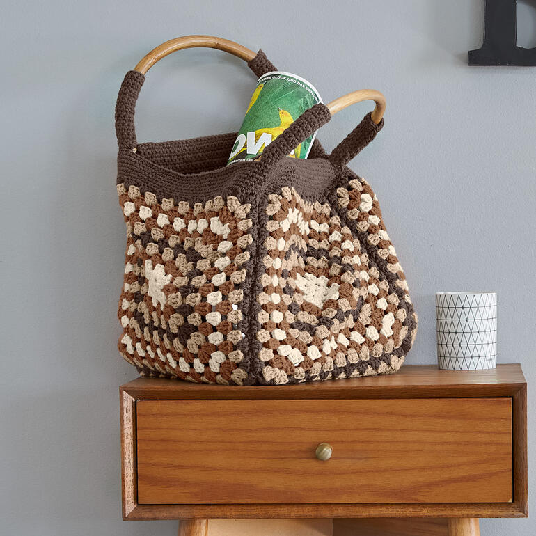 Tasche aus Recycle & Basic mit quadratischem Muster.