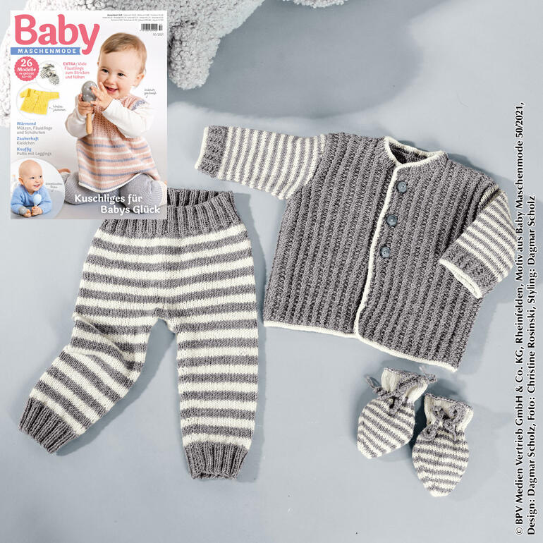 Baby-Garnitur aus Nuovo Merino 180 in Grau und Weiß gestreift.