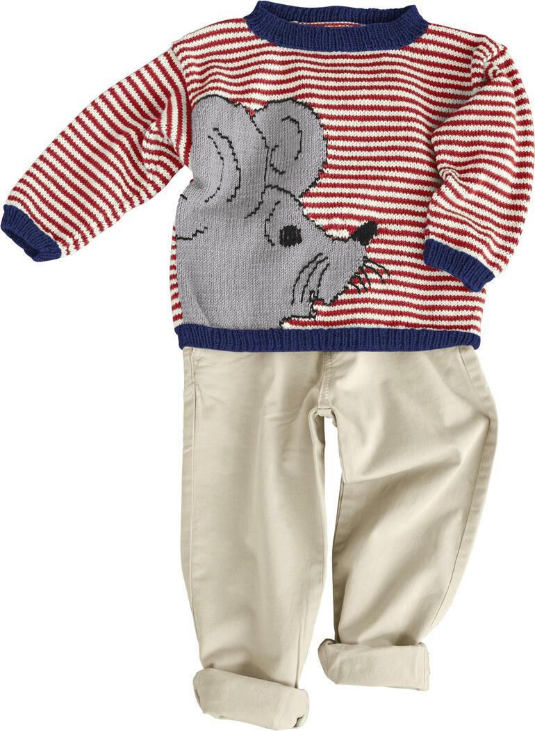 Gestreifter Pullover aus Nuovo Merino 180 mit Mausdesign, senkrecht auf einem Tisch.