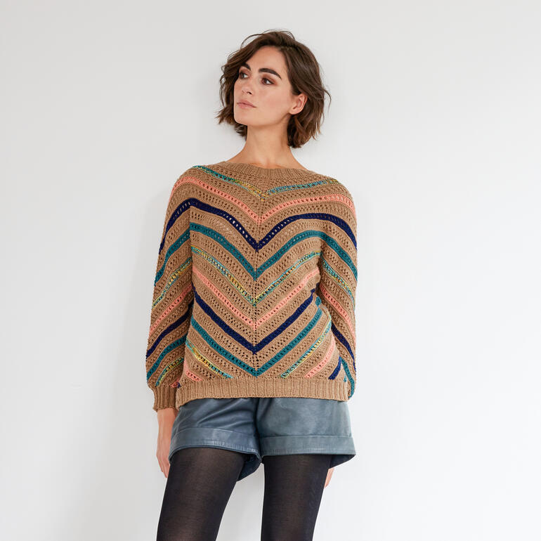 Pullover aus Nuovo Merino 180 und Silka in Serpentinenmuster.