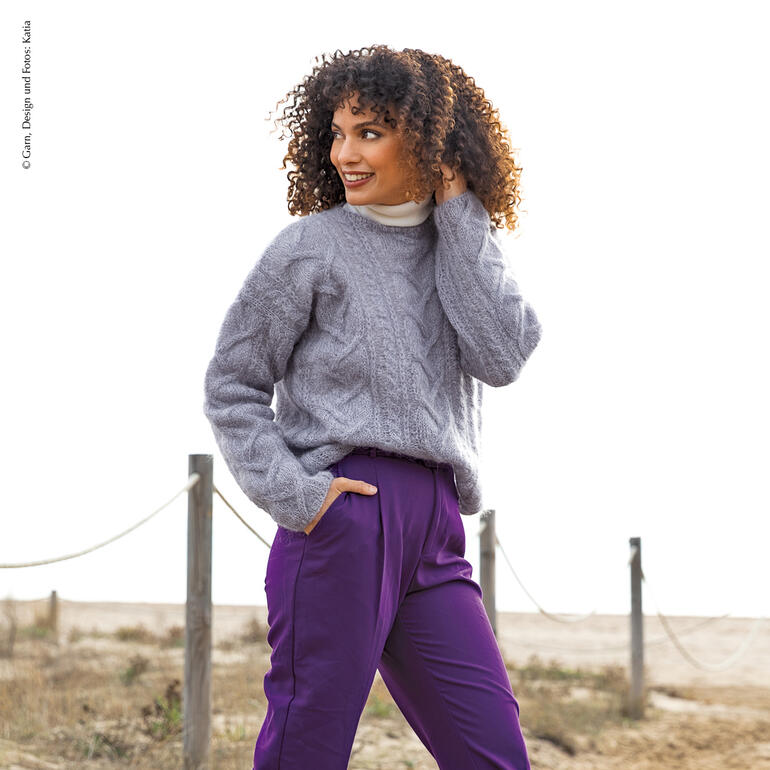 Pullover aus Ingenua mit einer lockeren Passform und strukturiertem Muster.