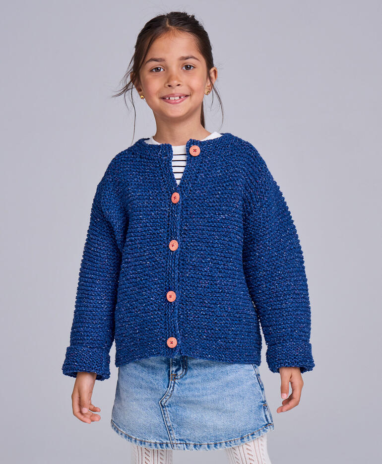 Dunkelblaues Kinderjacke aus Punktino, mit orangen Knöpfen.