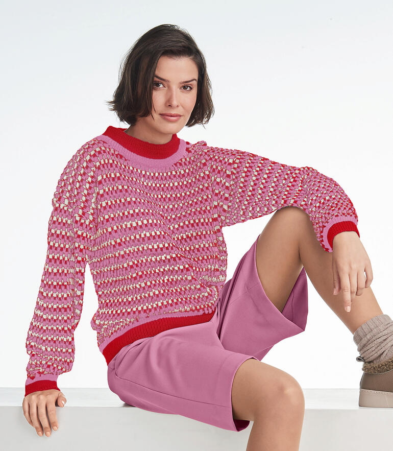 Rosa Pullover aus Nuovo Merino 180 mit strukturiertem Design.