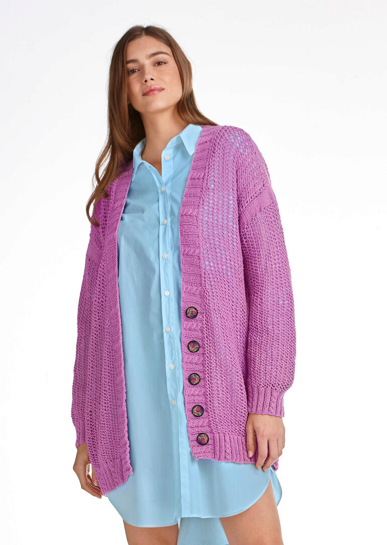 Rosa Jacke aus Merino-Cotton mit Knöpfen.