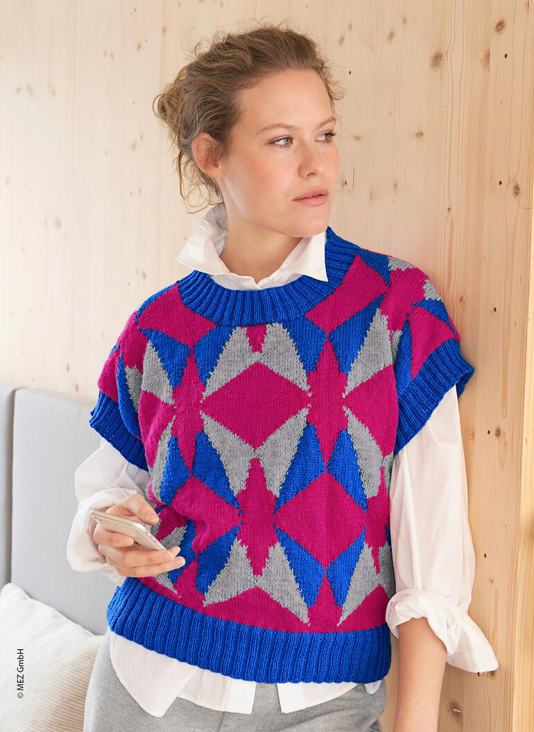 Pullunder aus Pure von Regia Premium, bunt mit geometrischem Muster.