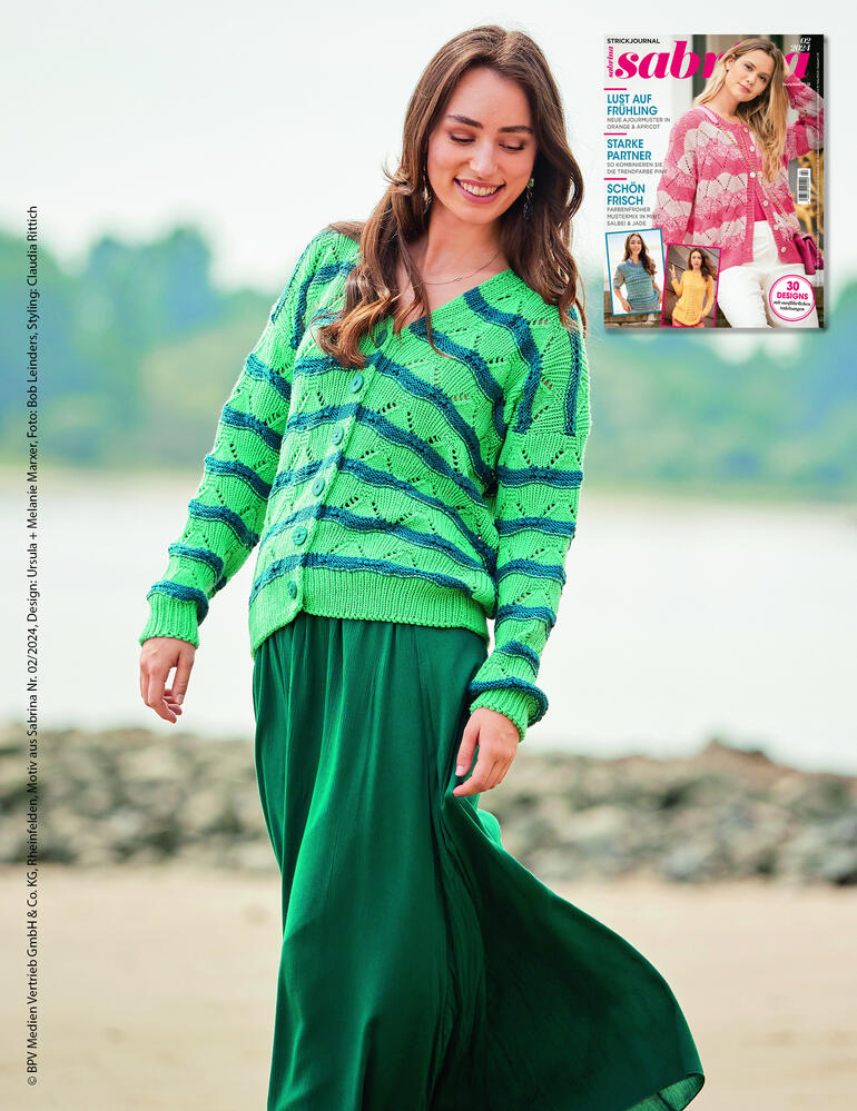 Grüne Jacke aus Nuovo Merino 120, getragen mit langen Rock