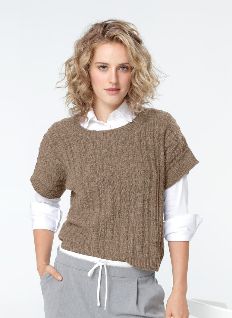 Brauner Pullover aus Wool-Cashmere mit Rippenstruktur.